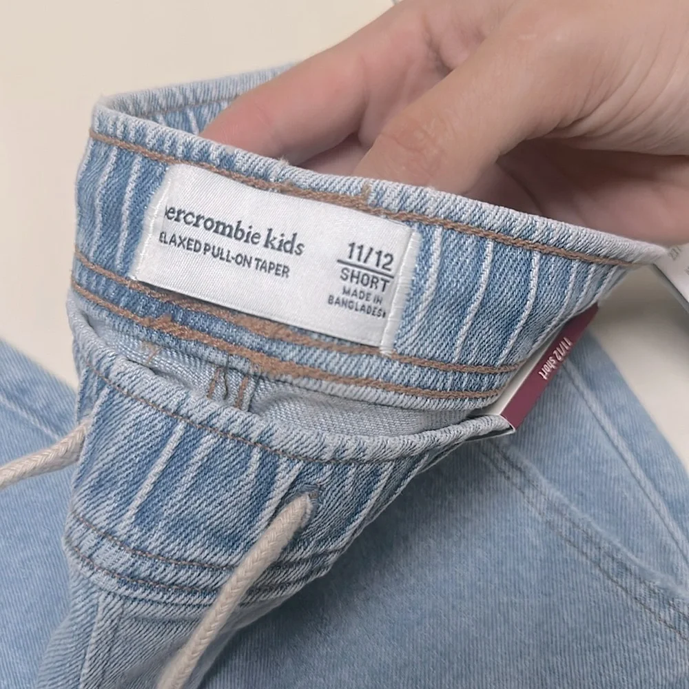 🆕 ABERCROMBIE KIDS relaxed pull on taper jeans size 11/12 Short
